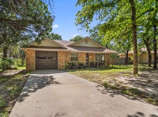 816 Red Oak Ct, Azle, TX 76020