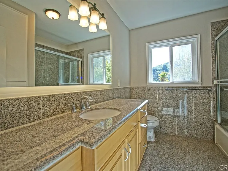 3915 Fredonia Dr — Photo 24