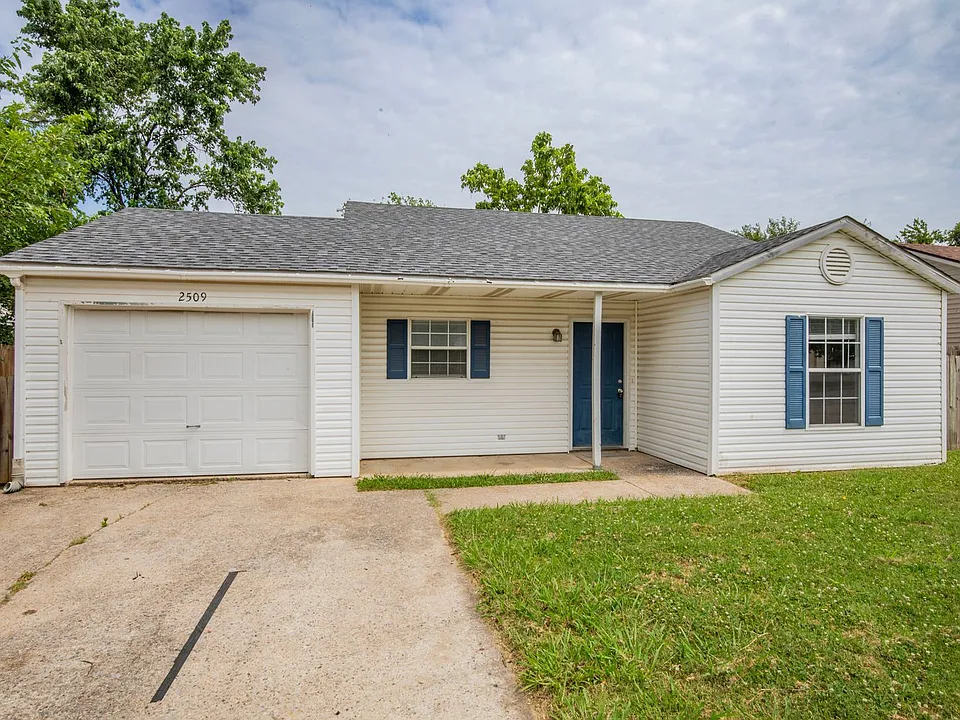 2509 Parkcrest Dr