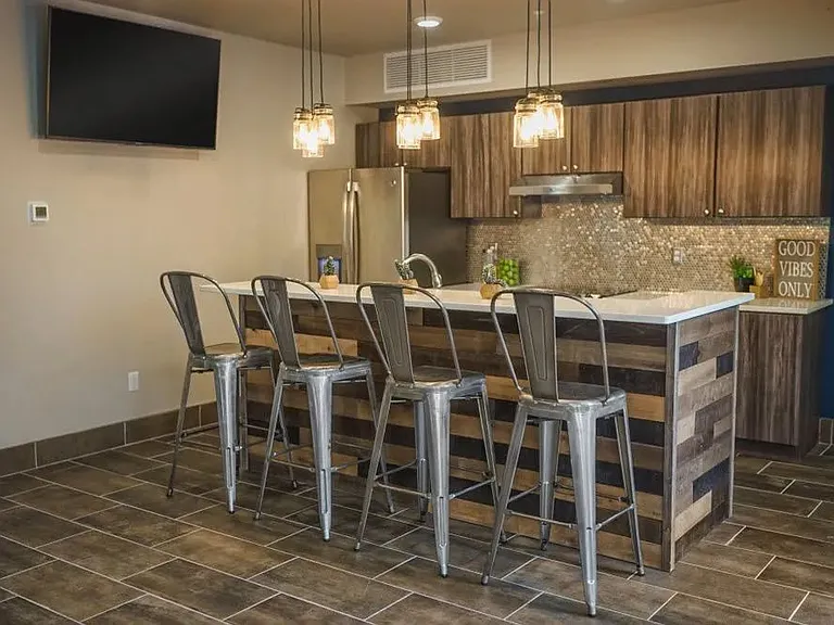 U32 Apartments — Photo 33