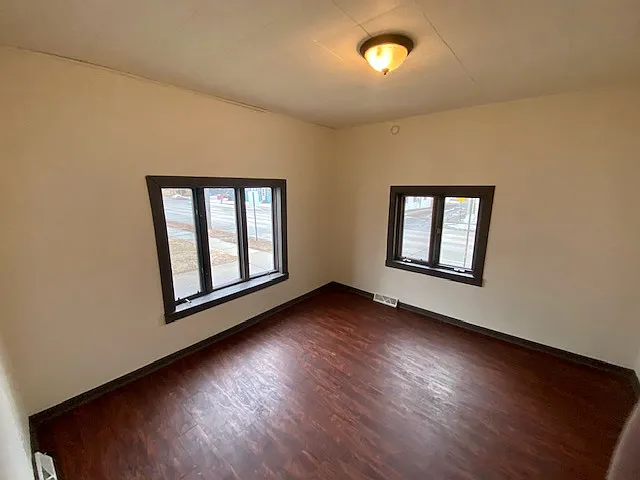 4 bed, $1,600 — Photo 4
