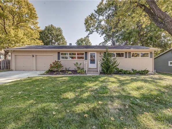 7235 Robinson St, Overland Park, KS 66204