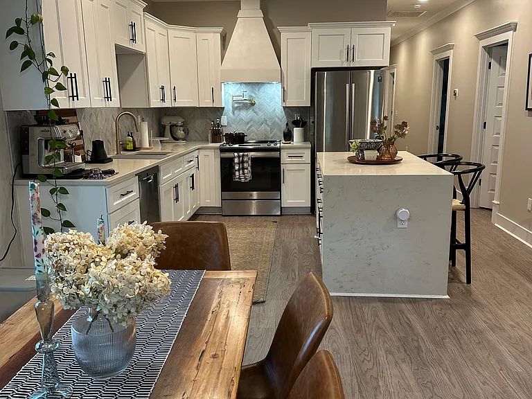 2900 Woods Pl — Photo 4