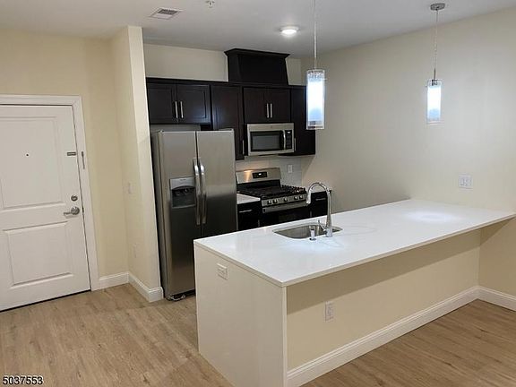 2nd image of 495 Washington St #304