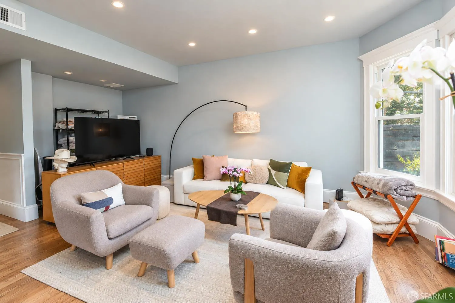 2 bed, 1.5 bath, 1197 sqft, $7,000 — Photo 4