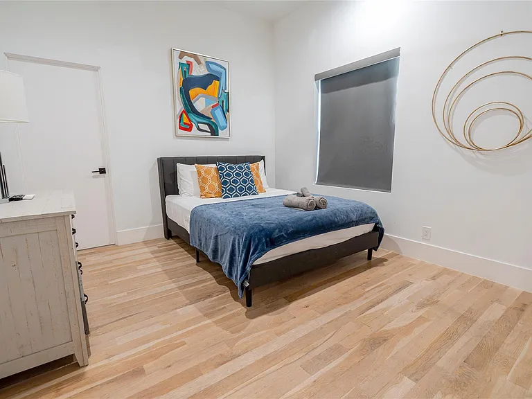 709 Memorial Heights Dr — Photo 38