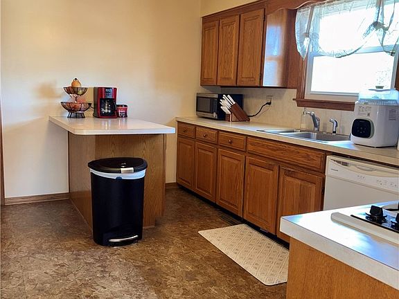2nd image of 1407 W Valentine Cir NW