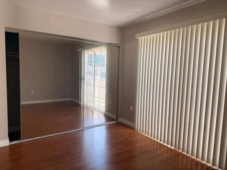 1618 Schrader Blvd — Photo 24