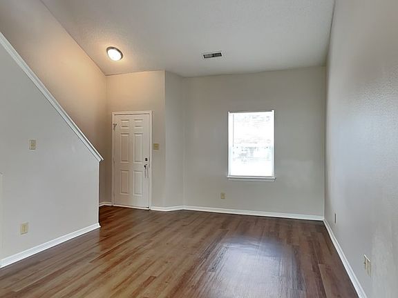 4th image of 3019 Earlswood Ln