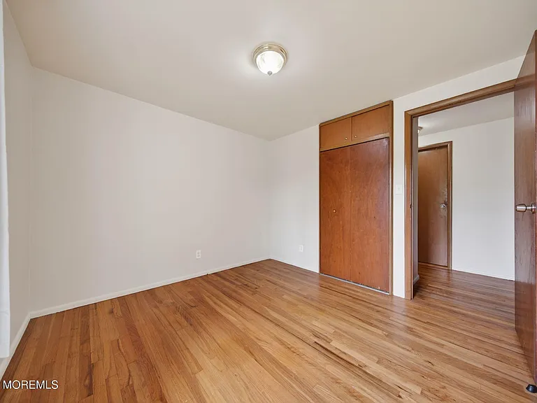 29 Demmert Ave — Photo 15