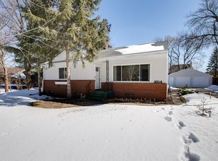 1854 Desoto St N, Maplewood, MN 55117