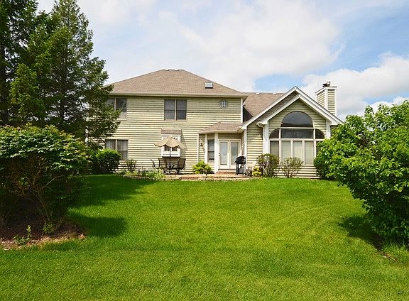 2nd image of 3498 Charlemaine Dr