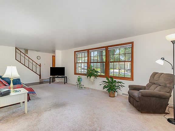 4th image of 6715 Van Buren Ct