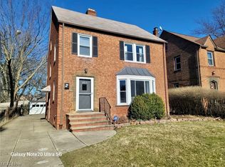 2215 Jackson Blvd, Cleveland Heights, OH 44118