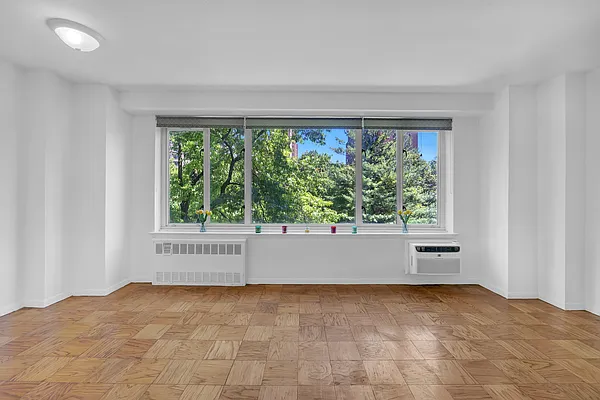 Living room, photo 1