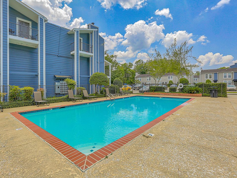 Fairway-View-II_2245-College-Dr_II-2039570_PHO-70