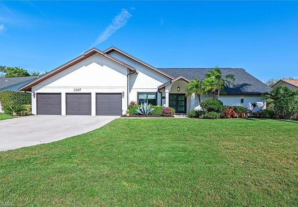 1st image of 2307 Queens Way