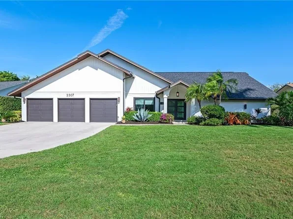 2307 Queens Way, Naples, FL 34112