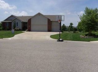 2539 N Shefford Ct, Wichita, KS 67205