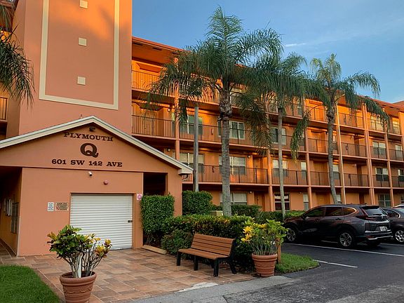 2nd image of 601 SW 142nd Avenue #412q