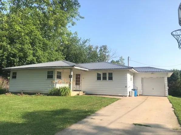 217 W South St, Franklin Grove, IL 61031