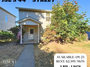 132 S 44th St, Bellingham, WA 98229