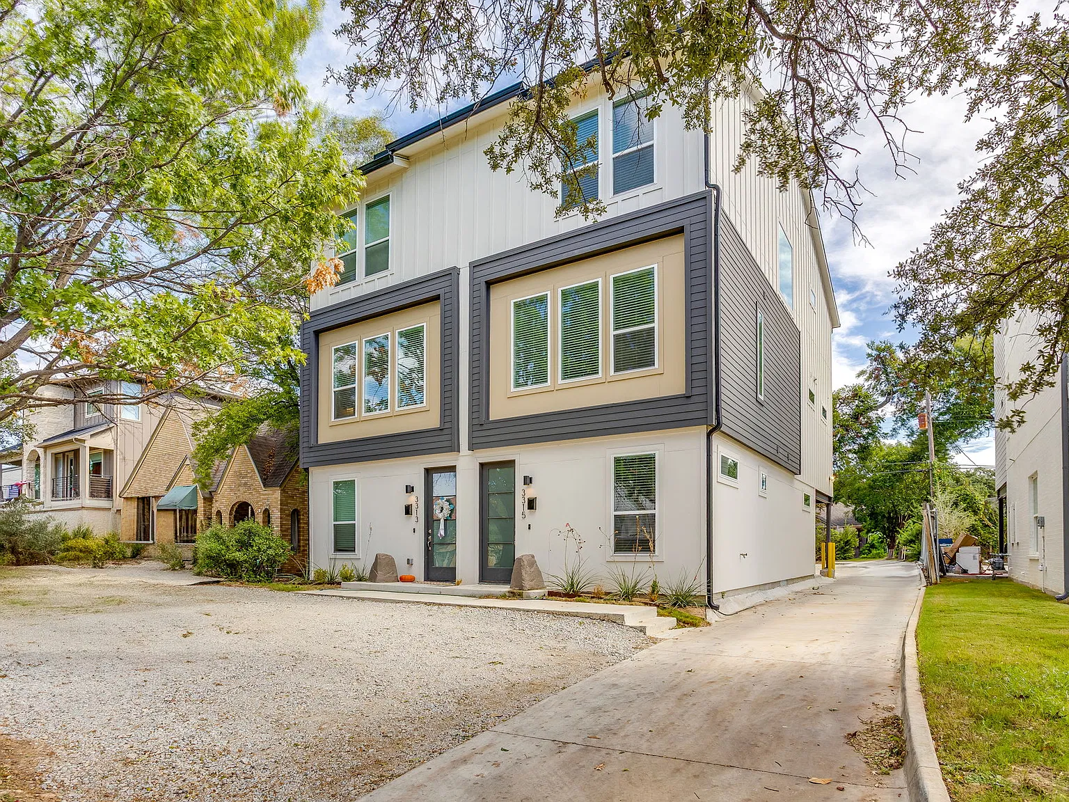5 bed, 2400 sqft, $6,250 — Photo 1