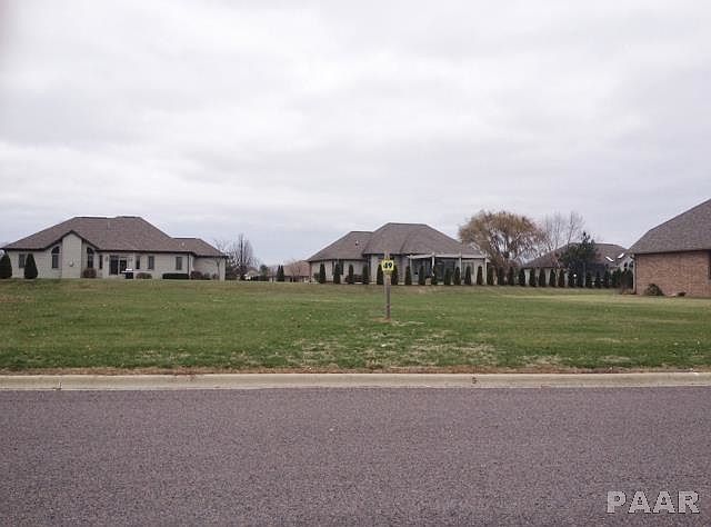 2nd image of 204 Ironwood Dr