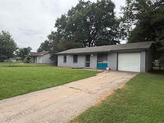 3rd image of 25 Collins Rd