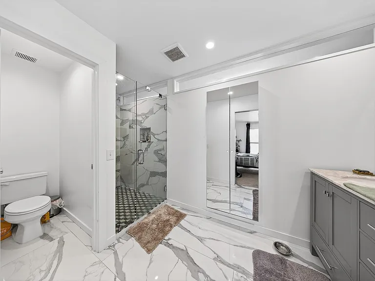 2809 Crawford St — Photo 10