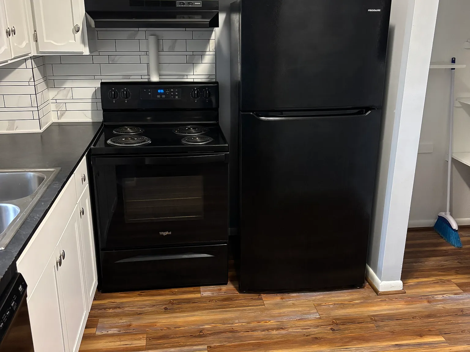 2 bed, 1.5 bath, 1025 sqft, $875 — Photo 3