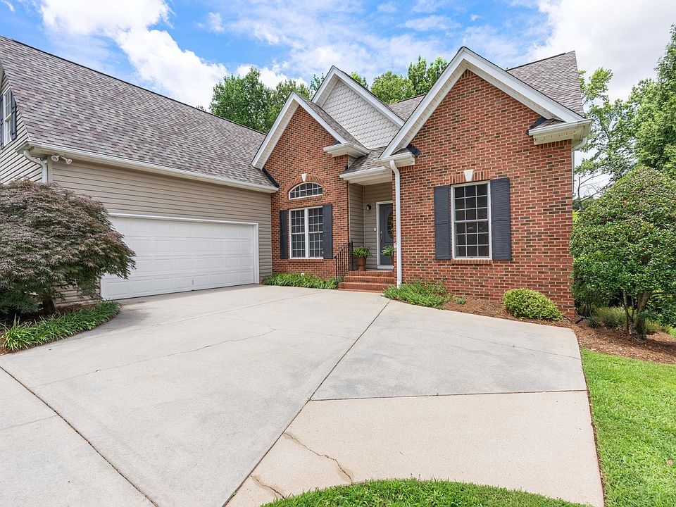 1st image of 16 Shannon Ridge Ct