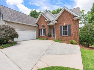 16 Shannon Ridge Ct, Greenville, SC 29615