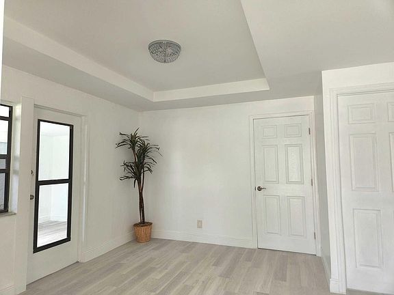 4th image of 1105 N J Street