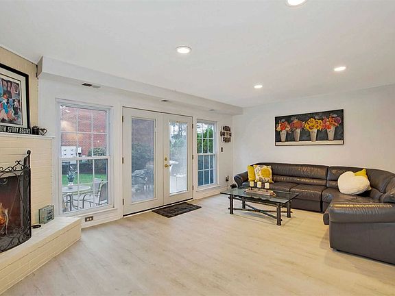 2nd image of 62 Jad Ct
