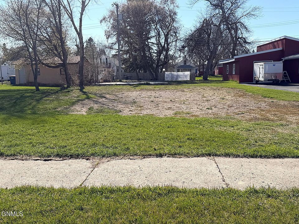 1st image of 417 4th Ave NW