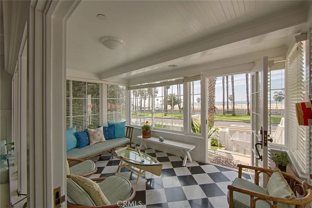 4 bed, 2126 sqft, $50,000 — Photo 3