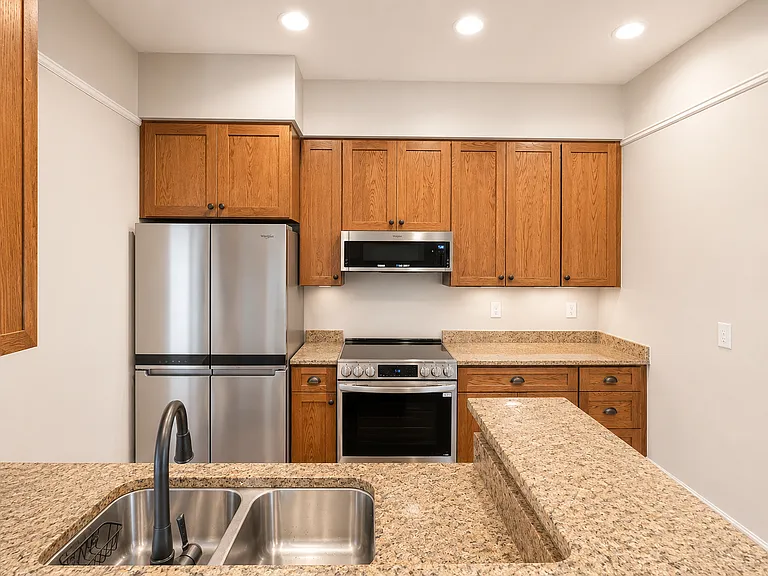 1015 Fatherland St #311 — Photo 3