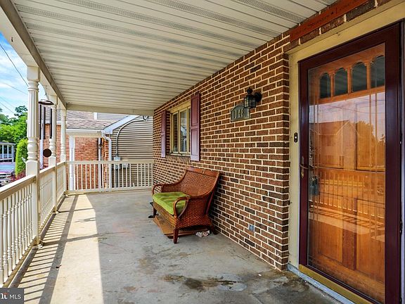 4th image of 1048 Pine St