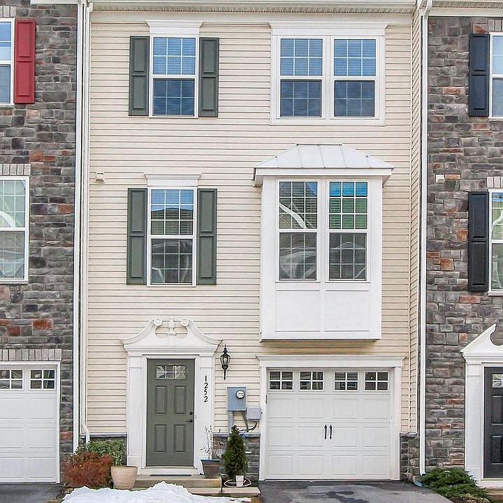 2nd image of 1252 Rannoch Ln