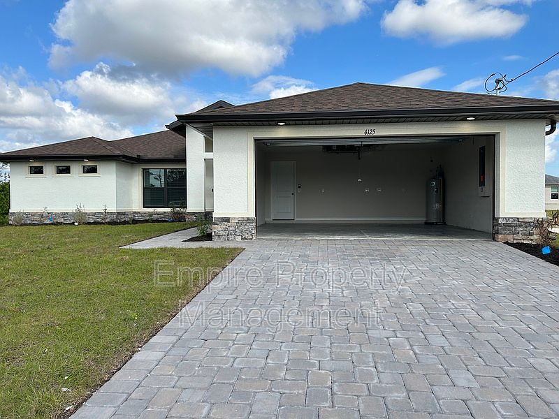 1st image of 4125 NE 21st Pl