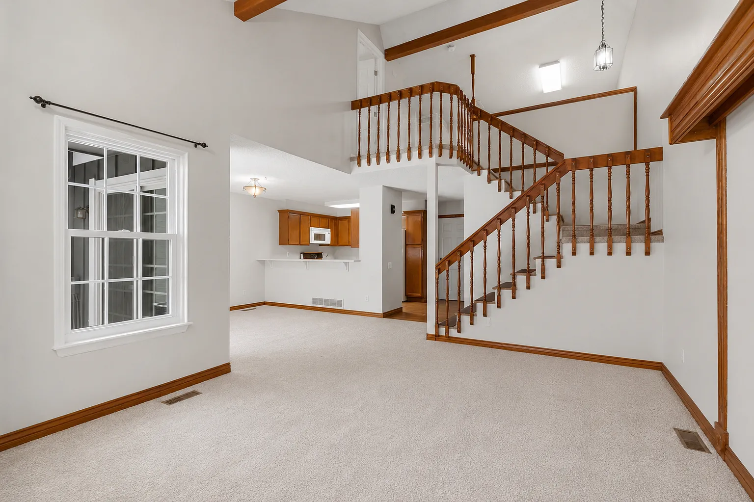 3 bed, 2078 sqft, $2,950 — Photo 2