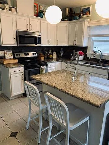 4 bed, 2200 sqft, $3,400 — Photo 4