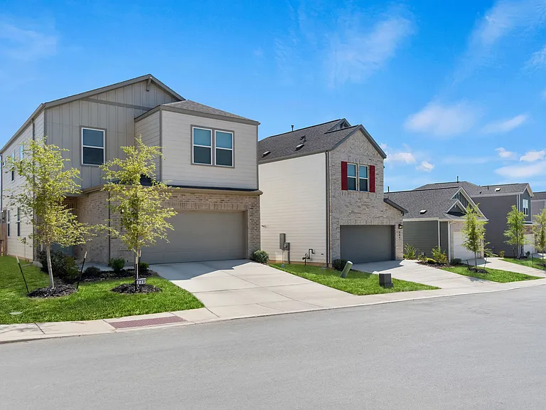 Altura Luxury Rental Homes apartments community photo