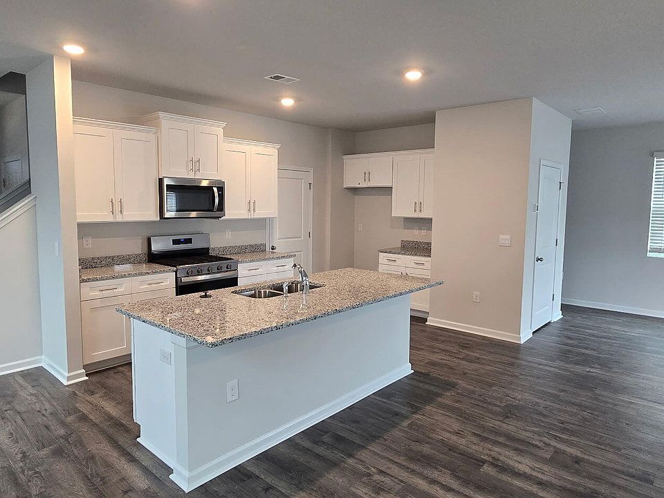 2nd image of 429 Shipwreck Dr