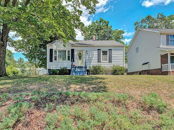 3rd image of 3402 Westmoreland Dr