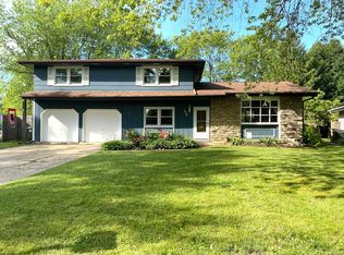 420 Surrey Ln, Lindenhurst, IL 60046