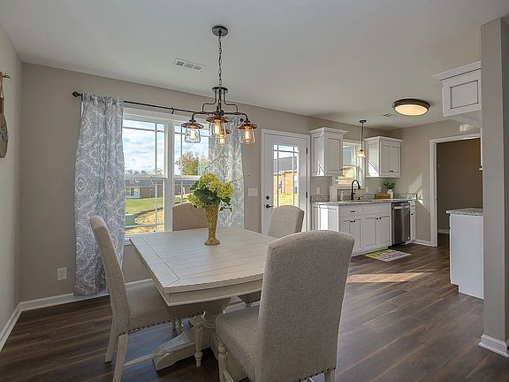 5th image of 110 Dogwood Ct #110