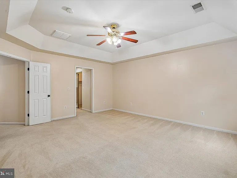 905 Royal Elm Ct — Photo 31
