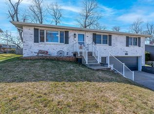 1111 W 46th St, Davenport, IA